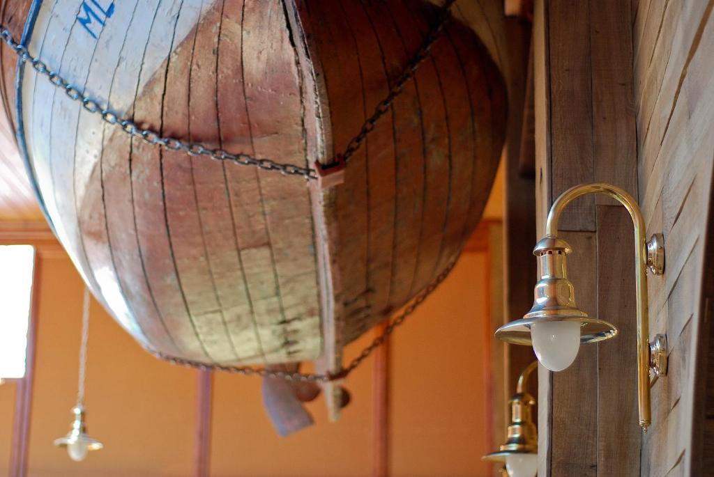 Hotel Marina Hermanuv Mestec エクステリア 写真